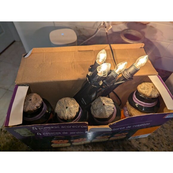 Vtg Halloween Blow Mold Pumpkin Scarecrow 4 Yard Lawn Stakes in box Fall - Picture 5 of 15